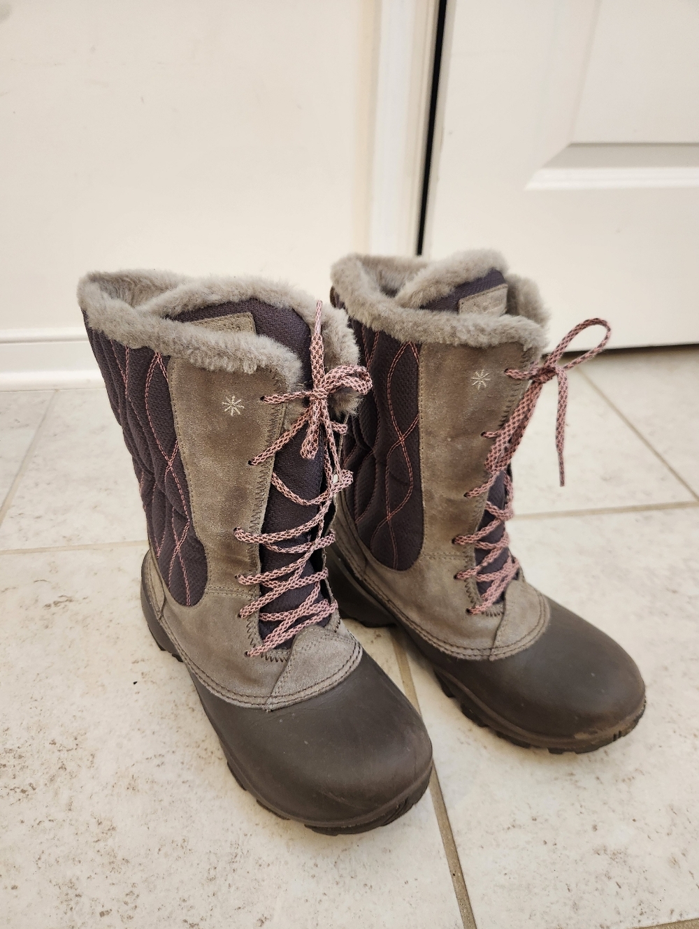 Womens Columbia Lace Up Snow Boot Waterproof Womens Size 5 Tan Brown Pink
